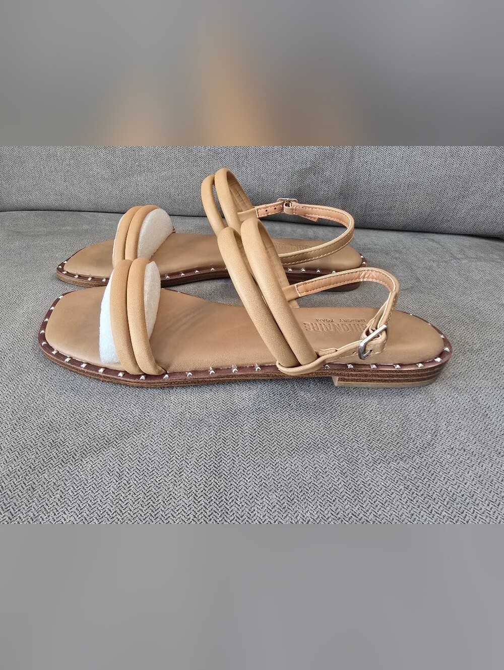 NWOB Women's Neutral Tan Strappy Flat Sandals with Ankle Buckle - 8